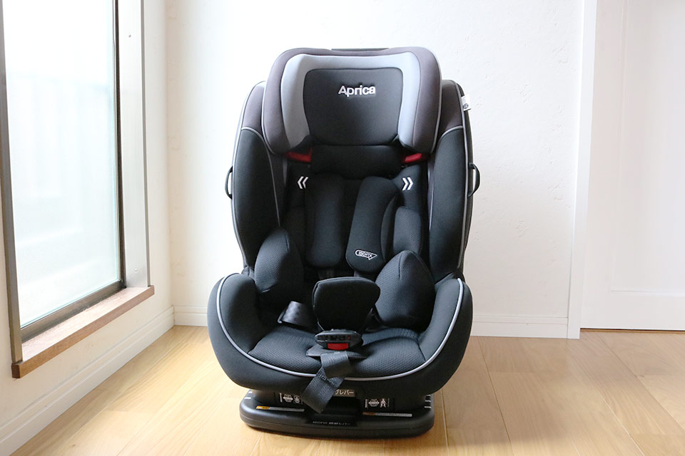 ジュニアシート アップリカ フォームフィット ISOFIX 黒